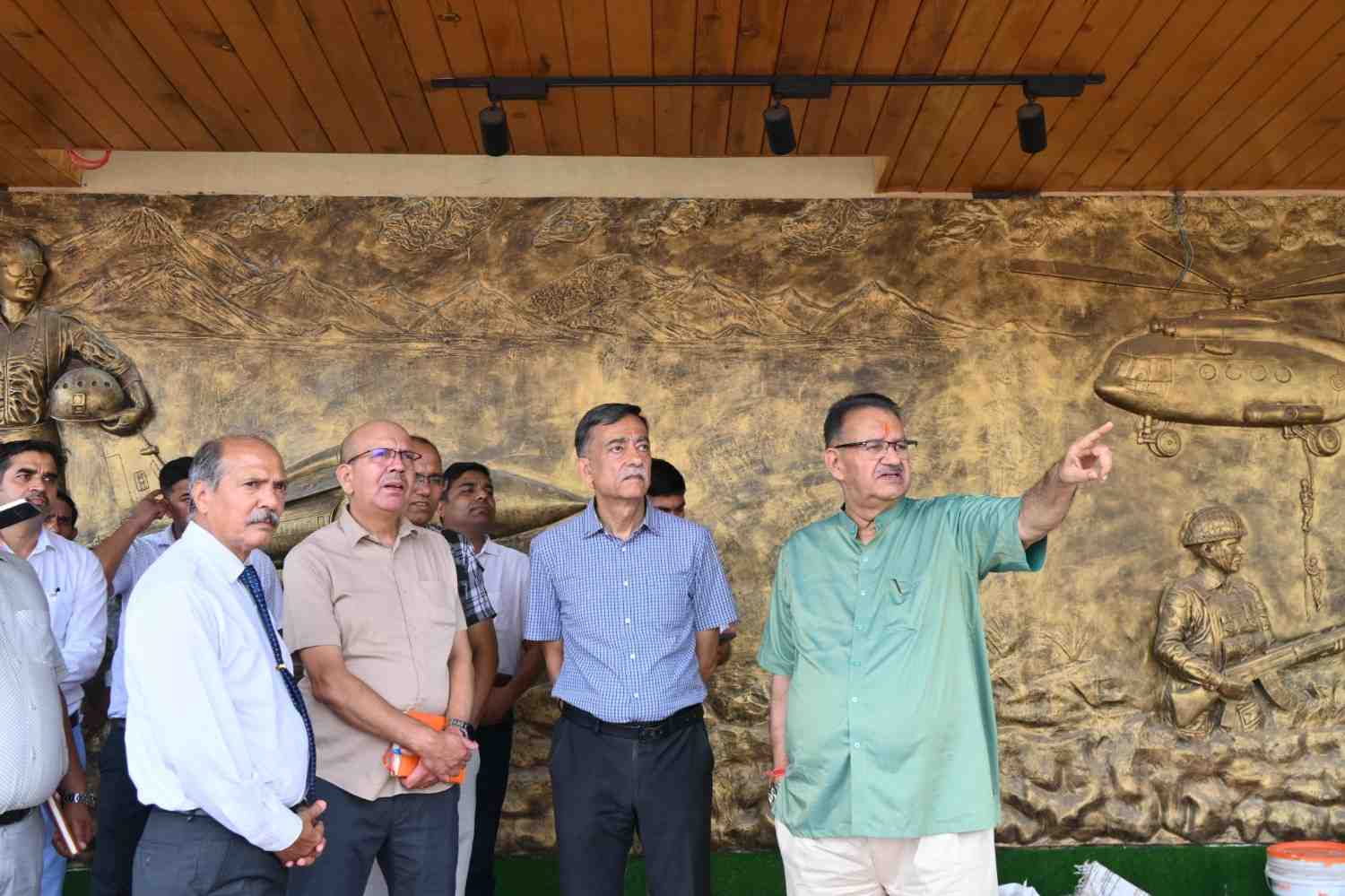 देहरादून- सैनिक कल्याण मंत्री ने किया सैन्यधाम का निरीक्षण