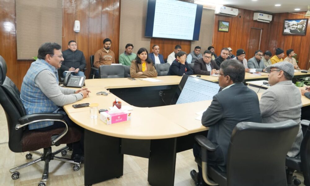 मुख्य सचिव ने समिति द्वारा विभिन्न प्रस्तावों को संस्तुति प्रदान की