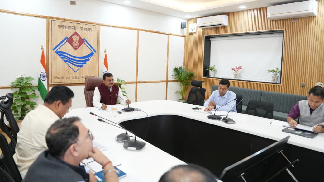 मुख्य सचिव आनंद बर्द्धन की अध्यक्षता में व्यय वित्त समिति की बैठक, शहरी विकास, पेयजल व पीडब्ल्यूडी के प्रस्तावों को मंजूरी