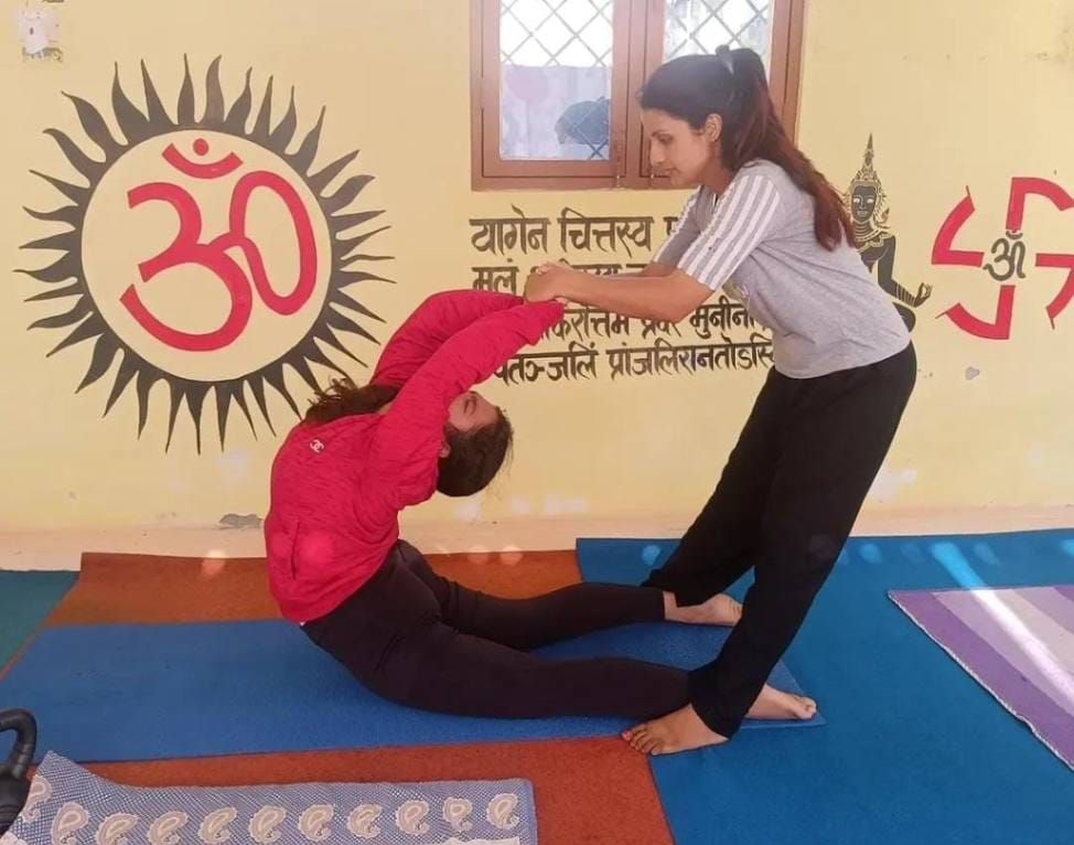 टिहरी गढ़वाल- जिस योग को सीखा, उसी को बनाया रोजगार
